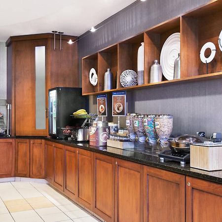 Springhill Suites By Marriott Wheeling Triadelphia Area Bagian luar foto