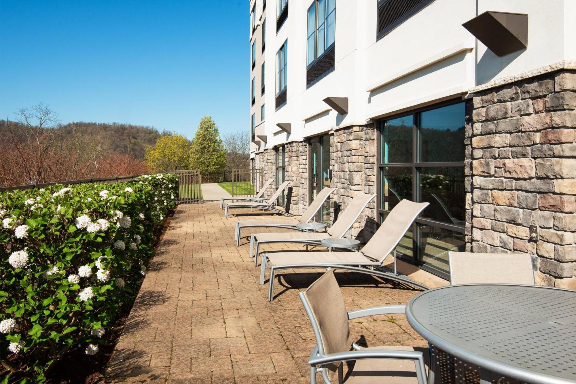 Springhill Suites By Marriott Wheeling Triadelphia Area Bagian luar foto