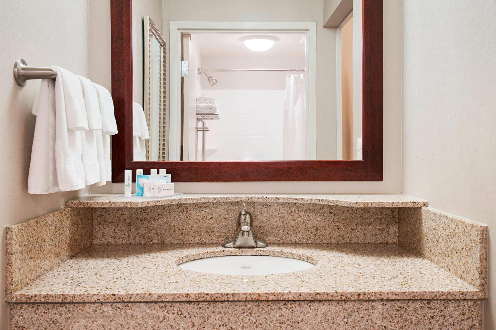 Springhill Suites By Marriott Wheeling Triadelphia Area Bagian luar foto