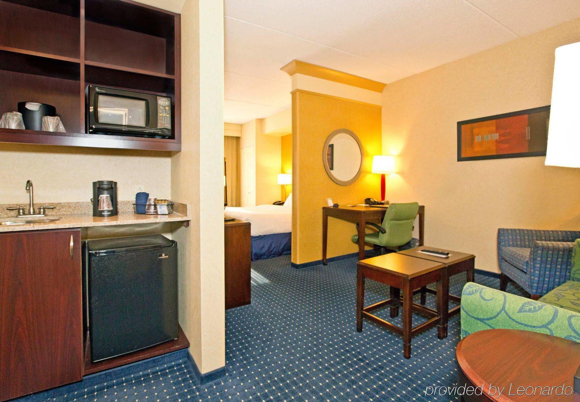 Springhill Suites By Marriott Wheeling Triadelphia Area Bagian luar foto